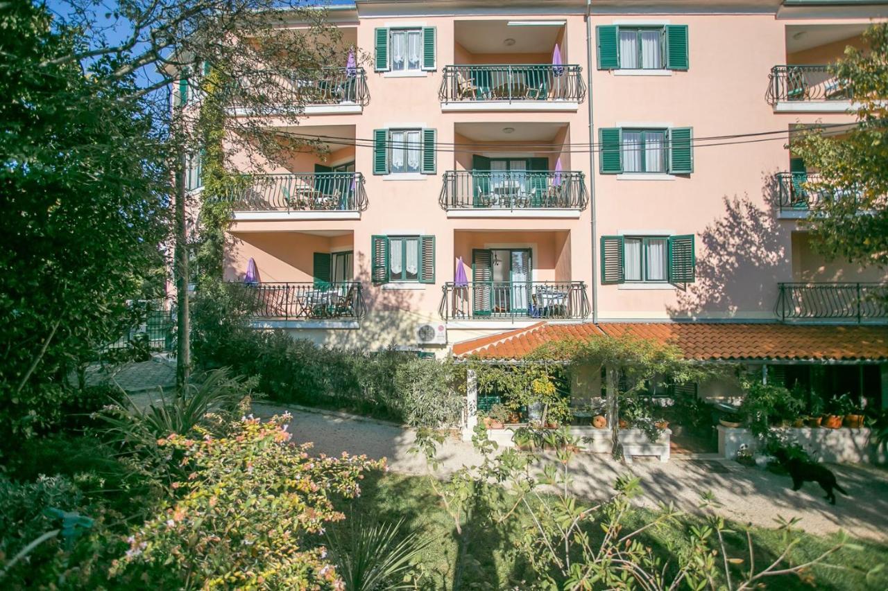 Villa Mareonda - Apartments Sussurro Rovinj Exterior foto
